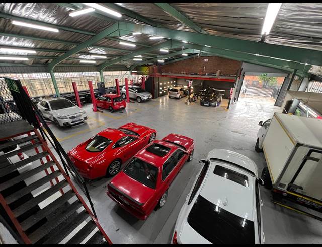 2,040M² WAREHOUSE FOR SALE IN STRIJDOMPARK